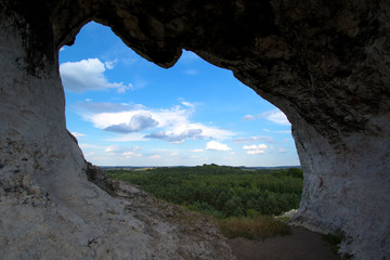 unique rocks in Poland, characteristic rock called "window", Jura Krakowsko-Częstochowska - makroregion geograficzny położony w południowej Polsce