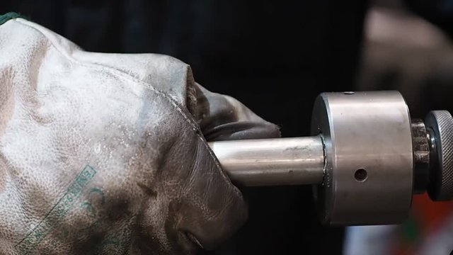 Process of countersinking of a pipe before coupling and brazing.