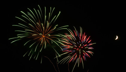 Obraz premium feu d'artifice et lune