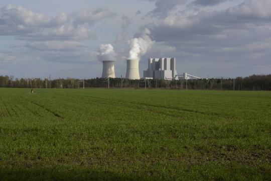 Kohlekraftwerk in der Niederlausitz