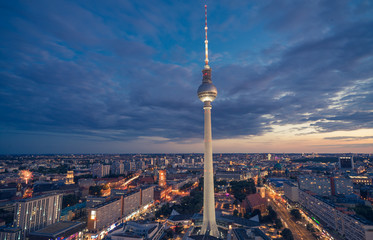 Obraz premium Berlin nocą z fajerwerkami