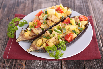 filling eggplant with vegetable