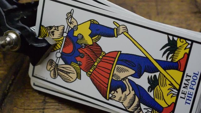 Tarot קלפי טארוט タロット Tarocchi divinatoire 