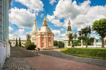 Fototapeta na wymiar Смоленская церковь в Лавре Smolenskaya church in the Lavra