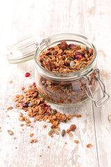 homamde granola in jar