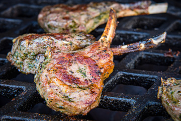 Fleisch auf dem Grill