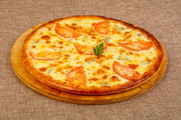 Pizza Margarita with cheese