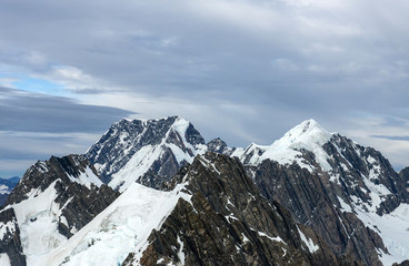 Fototapeta na wymiar Mount Cook in the Southern Alps