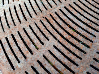 rusty grating with curvature and segments 