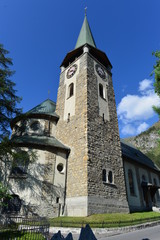 Fototapeta na wymiar Kirche St. Mauritius in Zermatt - Kanton Wallis