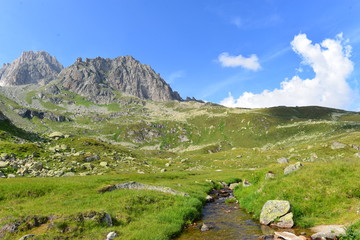 Fototapeta na wymiar Quellgebiet der Reuss im Gotthardmassiv 