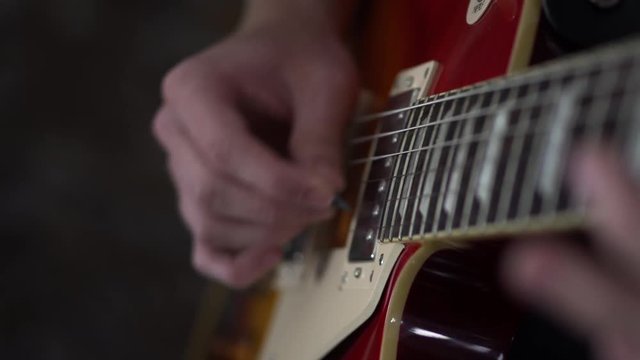 Alternate picking on a Les Paul style guitar