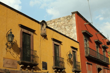 Fototapeta na wymiar Colorful spanish building exterior