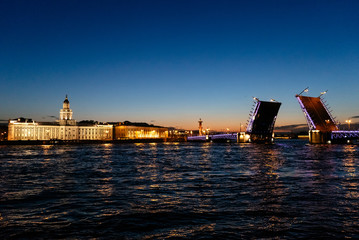 Fototapeta na wymiar drawbridge in St. Petersburg