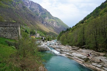 Fototapeta na wymiar Verzasca Tal in der Nähe von Ascona in der Schweiz