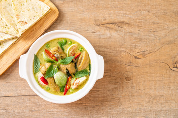 Roti and Green Curry with Chicken