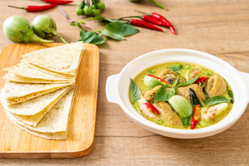 Roti and Green Curry with Chicken