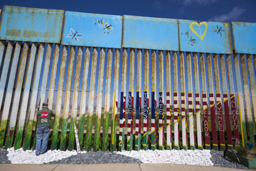 Tijuana - il muro della vergogna