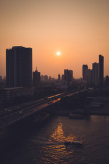 Skyline von Bangkok bei Abendsonne