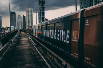 Fototapeta premium BTS sky train