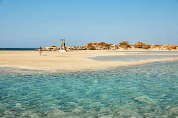 Fototapeta na wymiar Elafonisi rose sand beach in Crete, Greece 