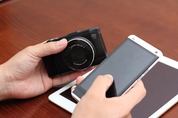 デジタルカメラとスマートホン
