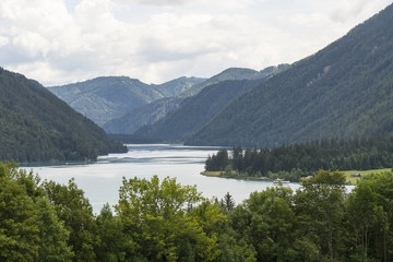 Naklejka premium A panoramic view of the nature in Weissensee lake, Carinthia Austria