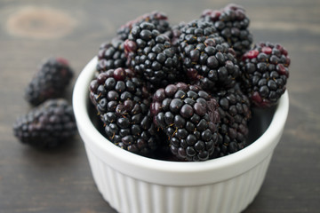 Small bowl of blackberries
