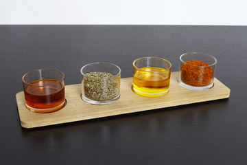 Exotische Öle und Gewürze 