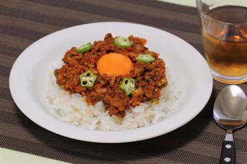オクラたっぷりキーマカレー