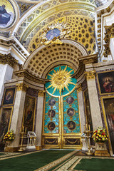 Fototapeta na wymiar Trinity Cathedral of the Alexander Nevsky Lavra, Interior with the Royal Doors. Saint-Petersburg, Russia