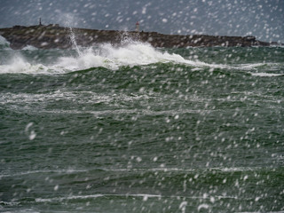 Sturm an der Atlantikküste vor Le Courégant