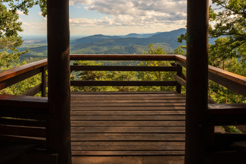 Fototapeta premium Le balcon du kiosque Jadelot, un point de vue unique sur les Vosges, Alsace, France