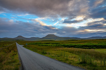 Obraz premium Sigle road landscape on the isle of Skye Scotland