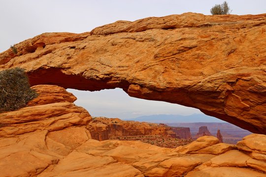 Mesa Arch in Canyonlands National Park near Moab, Utah, USA © leochen66