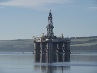 Fototapeta premium Plateforme pétrolière à Invergordon (Ecosse)