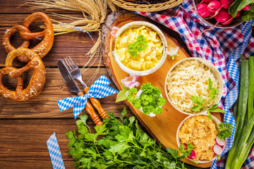 Bayerische Spezialitäten Oktoberfest Bier 