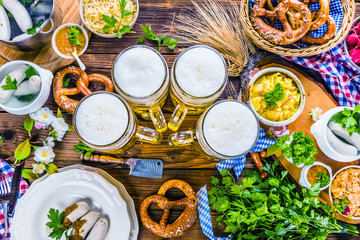 Bayerische Spezialitäten Oktoberfest Bier 