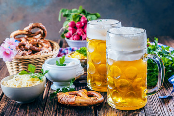Bayerische Spezialitäten Oktoberfest Bier 