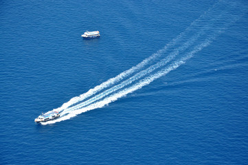 Naklejka premium Santorini boats