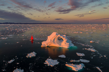 Above the arch © Marc Pelissier