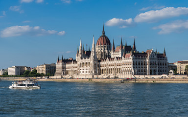 Fototapeta premium Budapest – Parlamentsgebäude