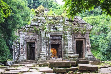 Naklejka premium Vat Phou is a ruined Khmer Hindu temple complex in southern Laos. Champasak/Laos PDR.
