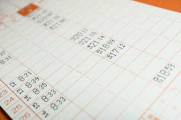 残業続きのタイムカード