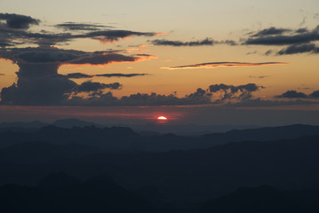 Fototapeta na wymiar Sunset view on top Mon Tulay Mountain, Tak province, Thailand