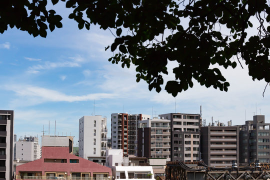 818 件の最適な 雑居ビル 画像、ストック写真、ベクター Adobe Stock