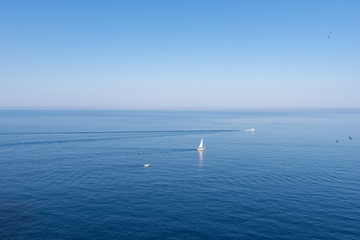 Segelboot auf dem Meer
