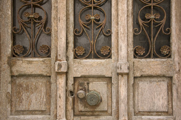 Vecchie porte in Bretagna, Francia