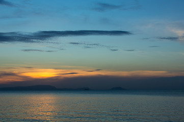 Fototapeta na wymiar Beautiful sky with sea on sunset
