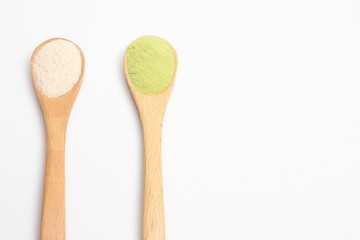 サプリメントとスプーン